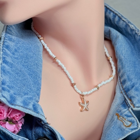 NEW | White and Gold Beaded Necklace ⭐️ - Picture 4 of 4